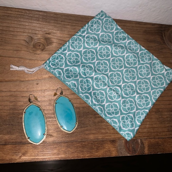Kendra Scott Earrings 🌼